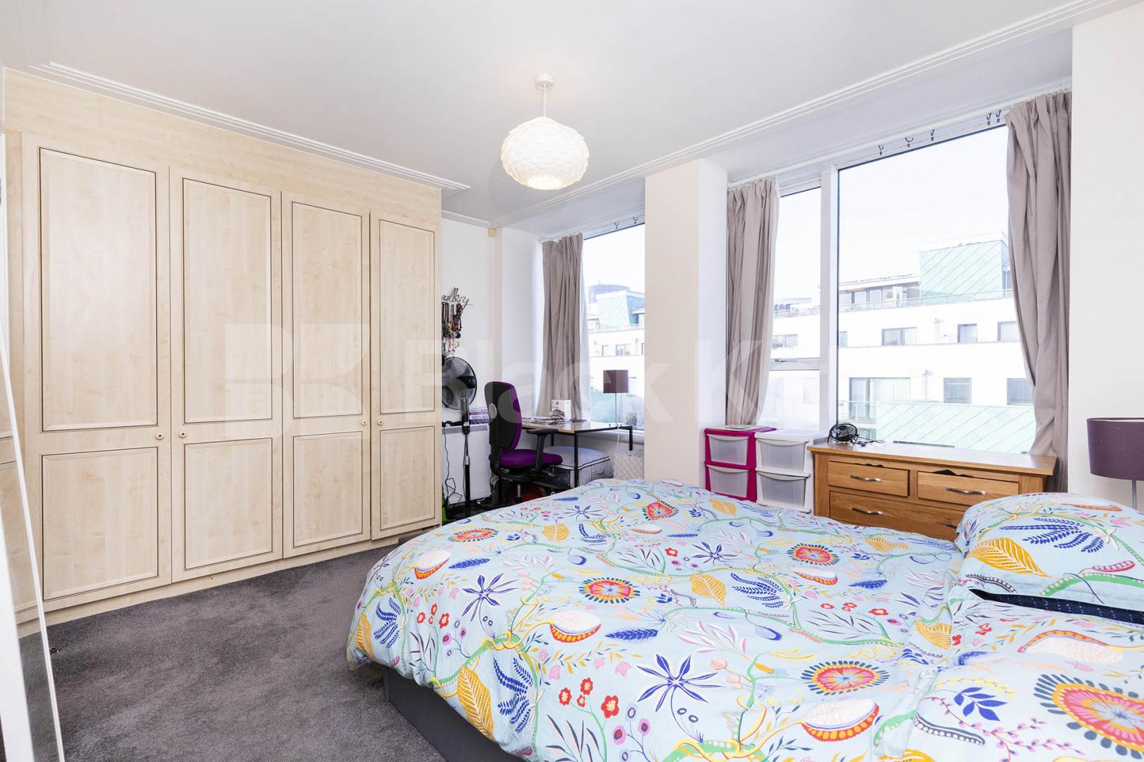 2 bed 2 bath in the heart of Highbury with concierge and rooftop gardens  Drayton Park, Highbury